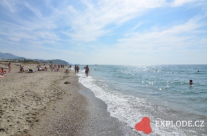 Moře u hotelu Caretta Beach