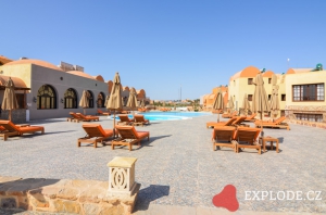 Hotel Rohannou Beach Resort